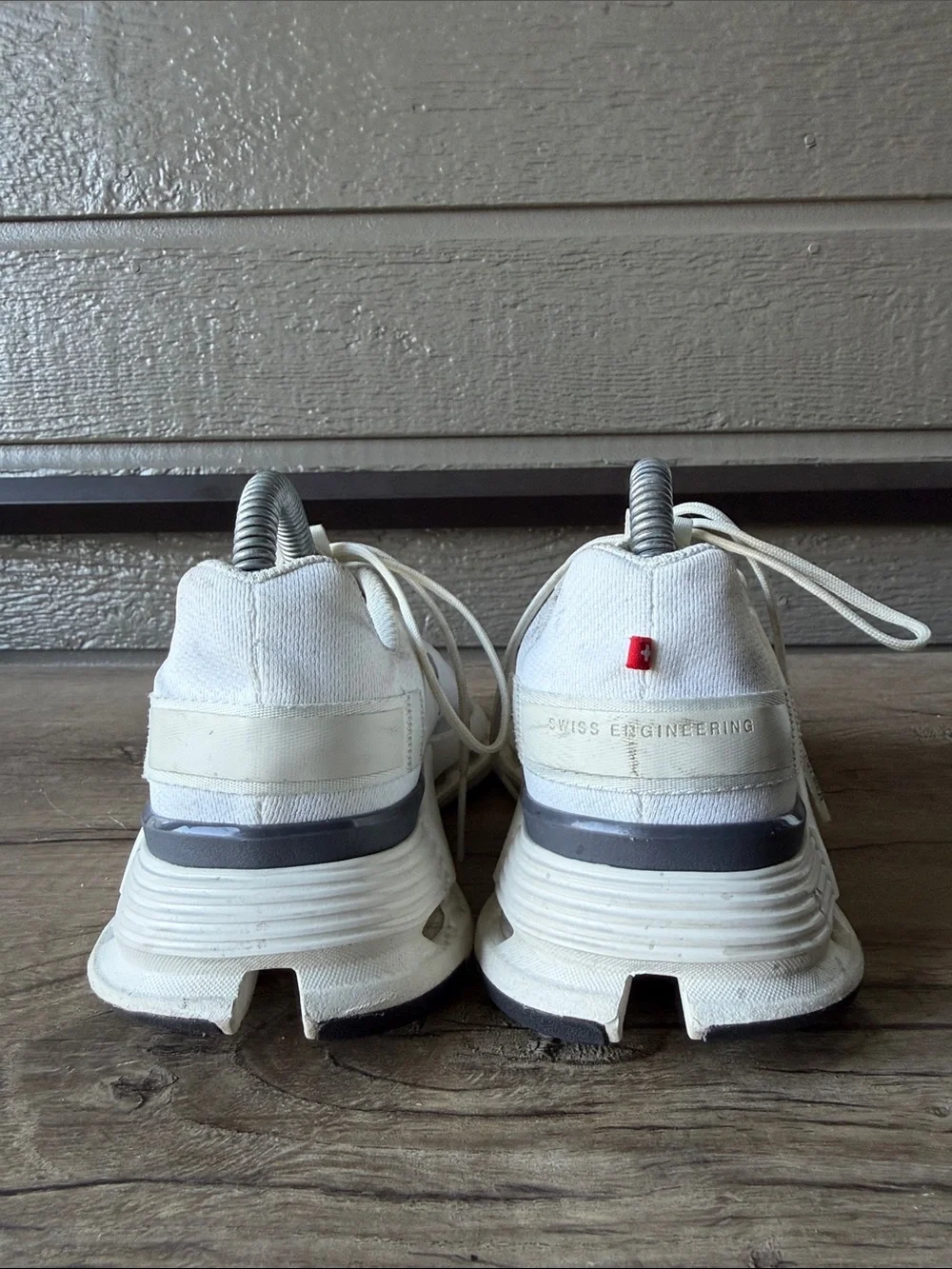 ON Cloudflow Women’s  White Cloudtec Running Shoes  Size W 6.5